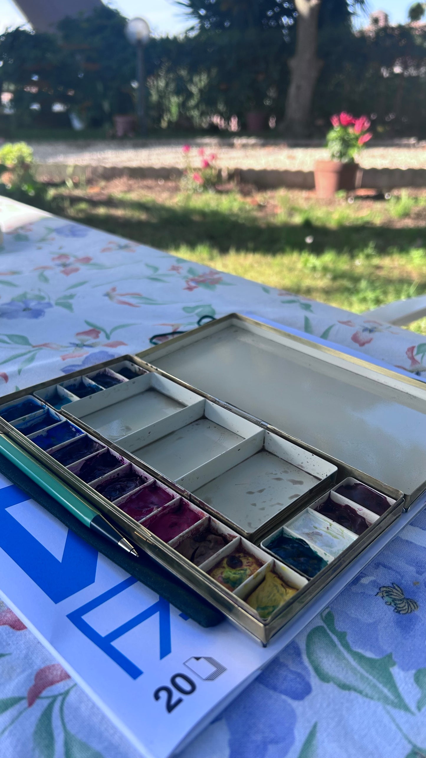 Used large studio palette