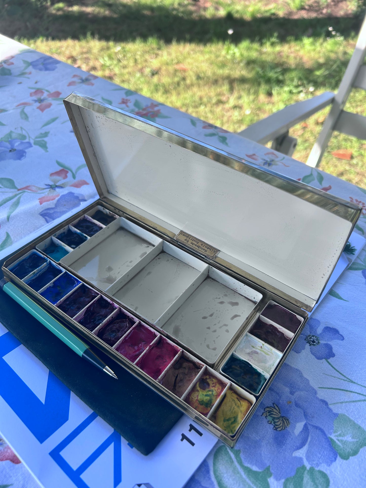 Used large studio palette