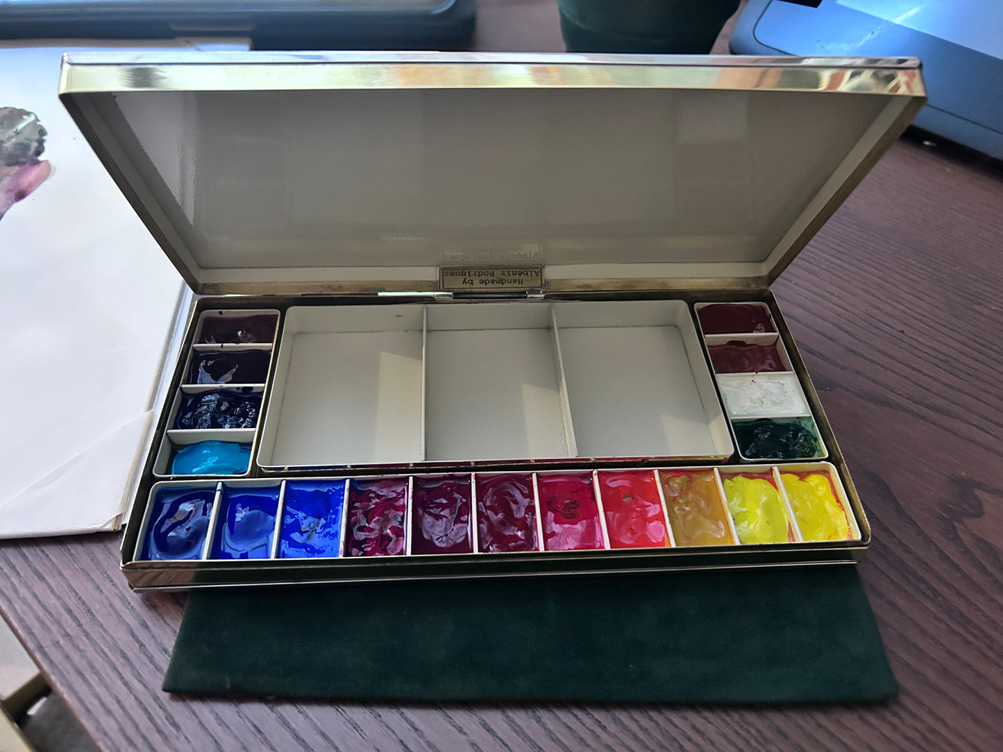 Used large studio palette