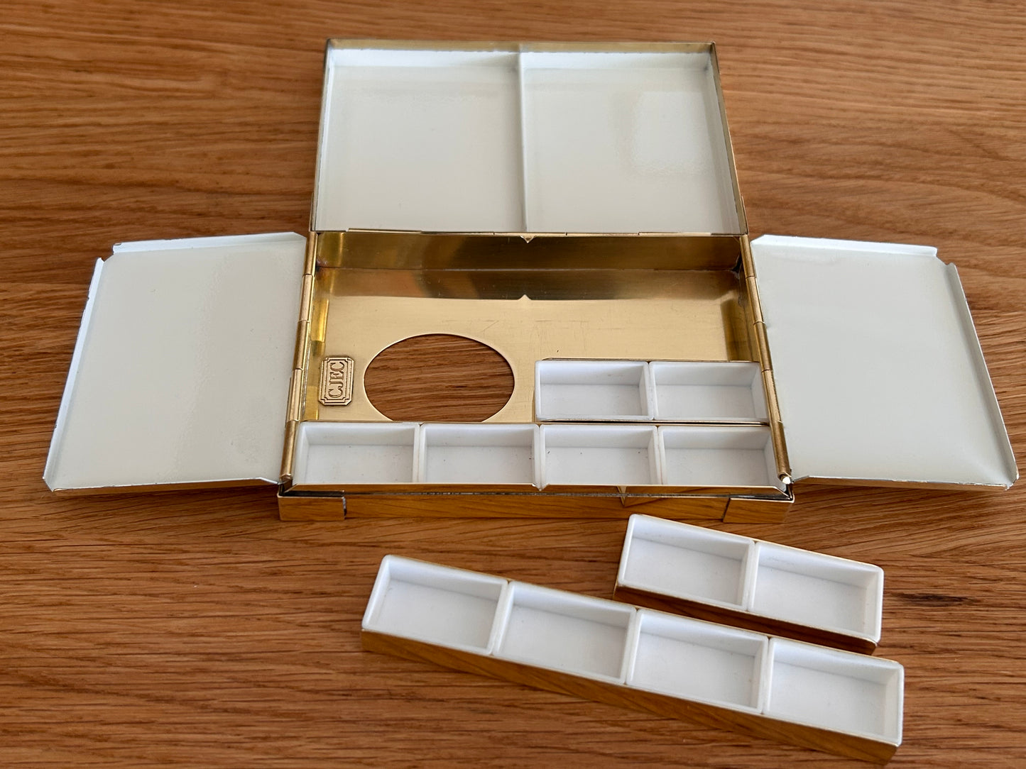 Plein air travel pain box