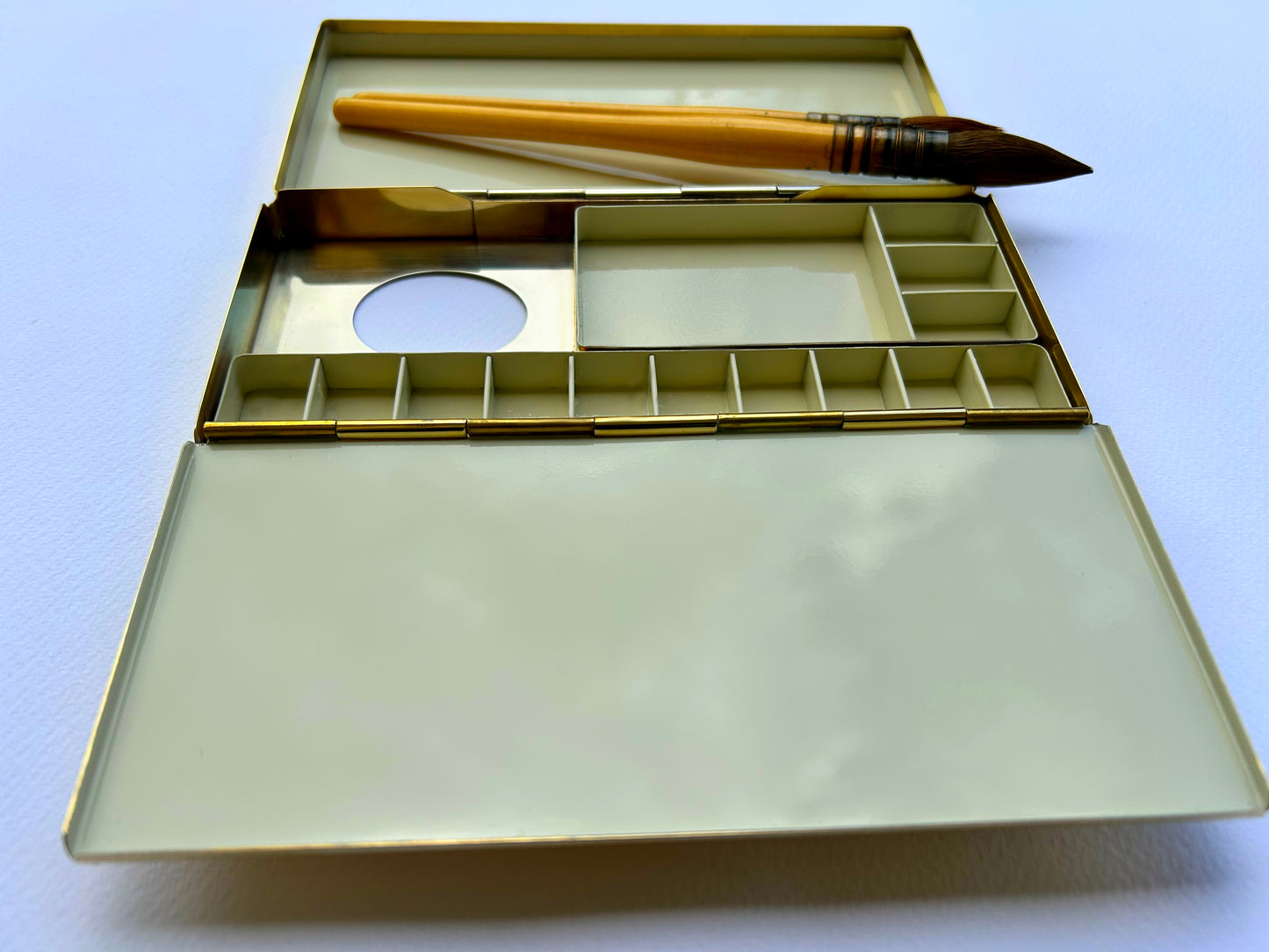 Plein Air Brass Paint Box in two different tones