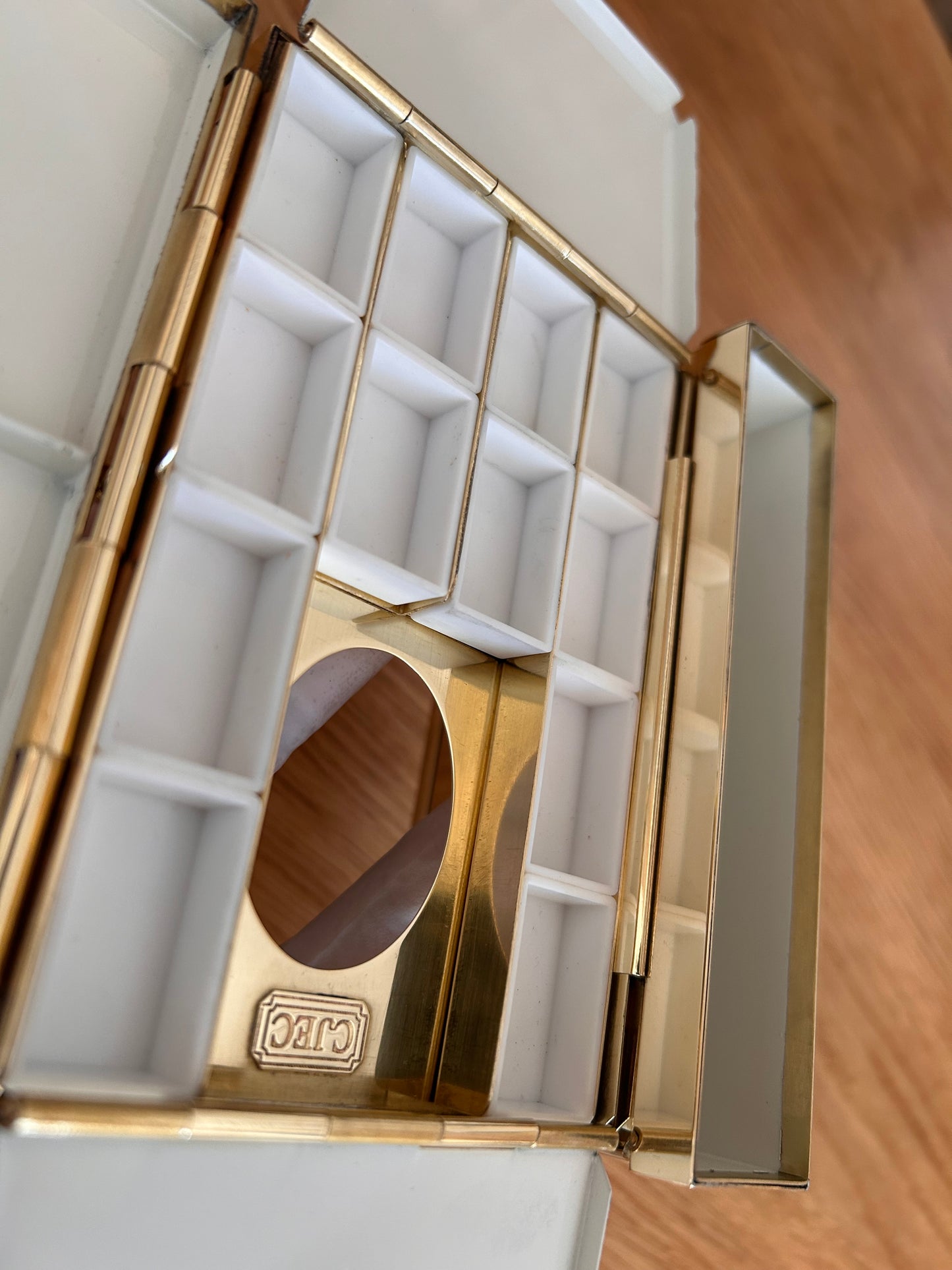 Plein air travel pain box